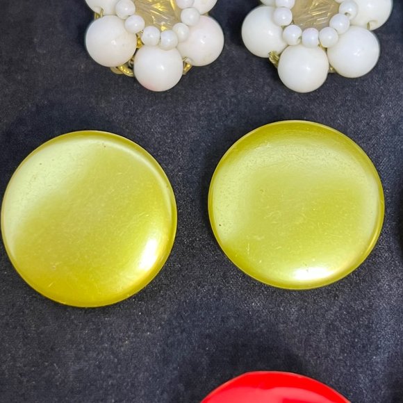 Lot of 5 Gold Tone Clip On Button/Cluster Earrings (3541) - Picture 4 of 7